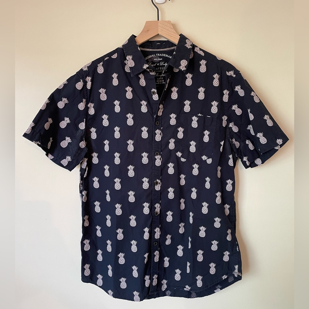 Cactus brand pineapple button down shirt